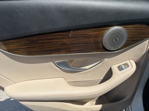 Used 2018 Mercedes-Benz C 300 Sedan image 12