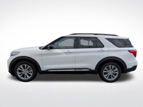 Certified 2023 Ford Explorer XLT w/ Equipment Group 202A AWD/4WD image 13