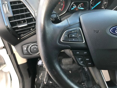 Used 2018 Ford Escape Titanium image 15