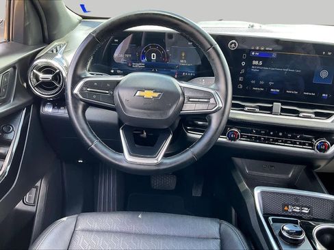 Used 2026 Chevrolet Equinox LT w/ Convenience Package II FWD image 7
