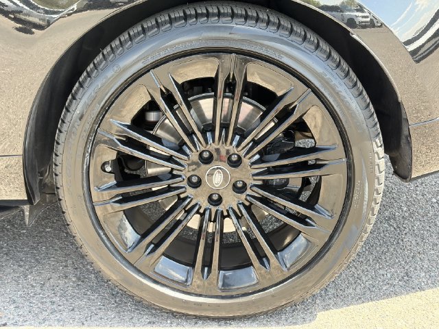 Used 2025 Land Rover Range Rover Long Wheelbase SE AWD/4WD image 31
