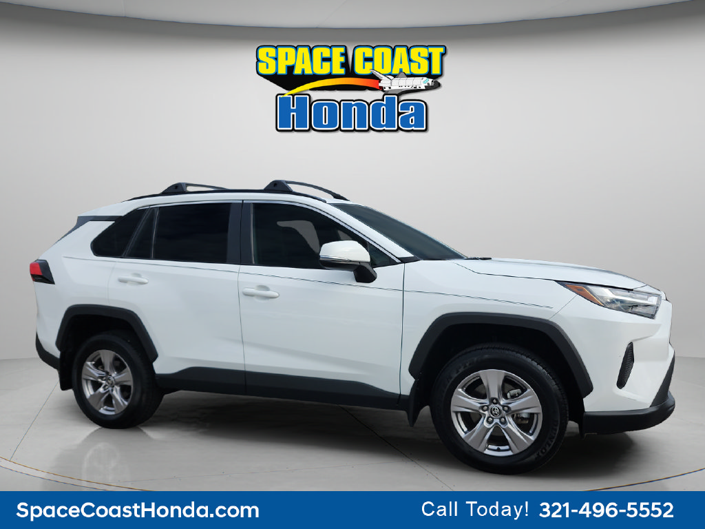 Used 2024 Toyota RAV4 XLE FWD image 12