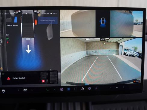 Used 2024 Tesla Cybertruck AWD Crew Cab image 18