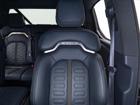 Used 2022 Rivian R1T Adventure image 40