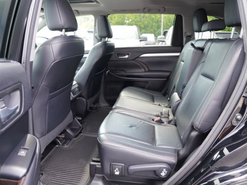 Used 2016 Toyota Highlander XLE AWD/4WD image 5