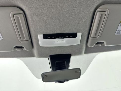Used 2023 Nissan Kicks SR w/ Interior Electronics Package FWD image 11