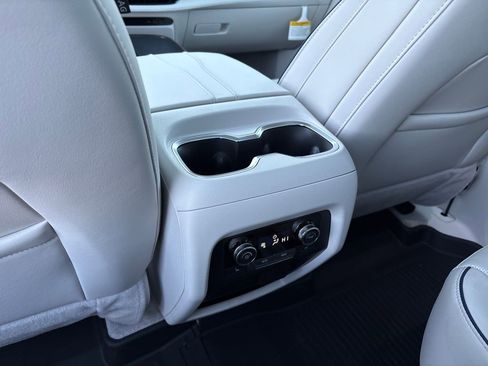 New 2026 Buick Enclave Avenir w/ Super Cruise Package image 41