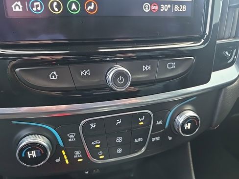Used 2022 Chevrolet Traverse RS image 54