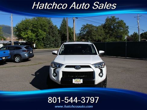 Used 2015 Toyota 4Runner SR5 AWD/4WD image 9