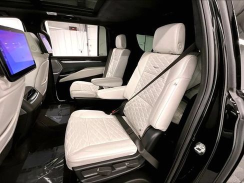 Used 2025 Cadillac Escalade ESV Sport Platinum AWD/4WD image 26