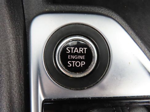 Used 2025 Nissan Sentra SV FWD image 19