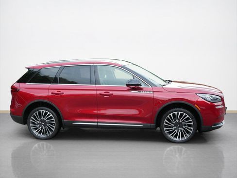 Used 2021 Lincoln Corsair Reserve w/ Equipment Group 201A AWD/4WD image 2
