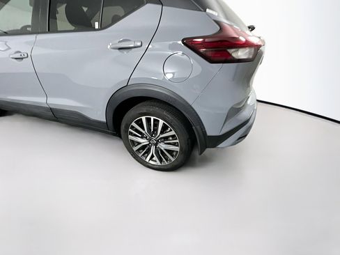 Used 2023 Nissan Kicks SV image 11