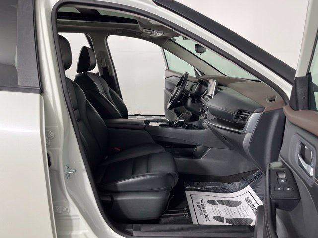 Used 2023 Nissan Rogue SV w/ SV Premium B Package FWD image 41