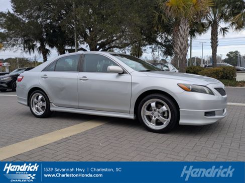 Used 2007 Toyota Camry SE image 1