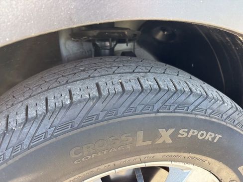 Used 2023 Kia Sorento LX image 9