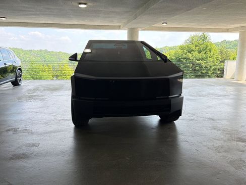 Used 2024 Tesla Cybertruck AWD Crew Cab image 10