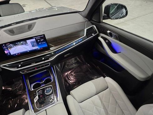 Used 2023 BMW X7 xDrive40i w/ Executive Package image 41
