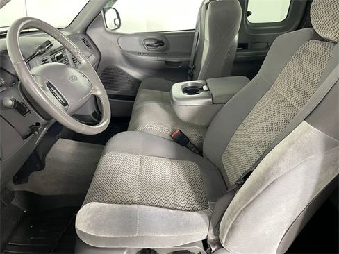 Used 2002 Ford F150 King Ranch image 2