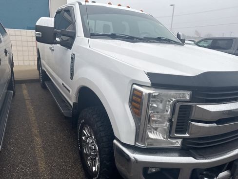 Used 2019 Ford F250 XLT w/ XLT Premium Package image 15