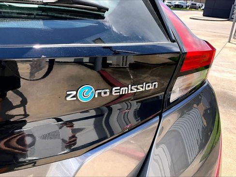 Certified 2021 Nissan Leaf SL Plus FWD image 9