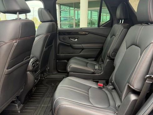 Certified 2025 Honda Pilot TrailSport image 11