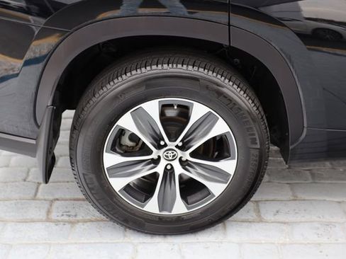 Used 2021 Toyota Highlander XLE image 49