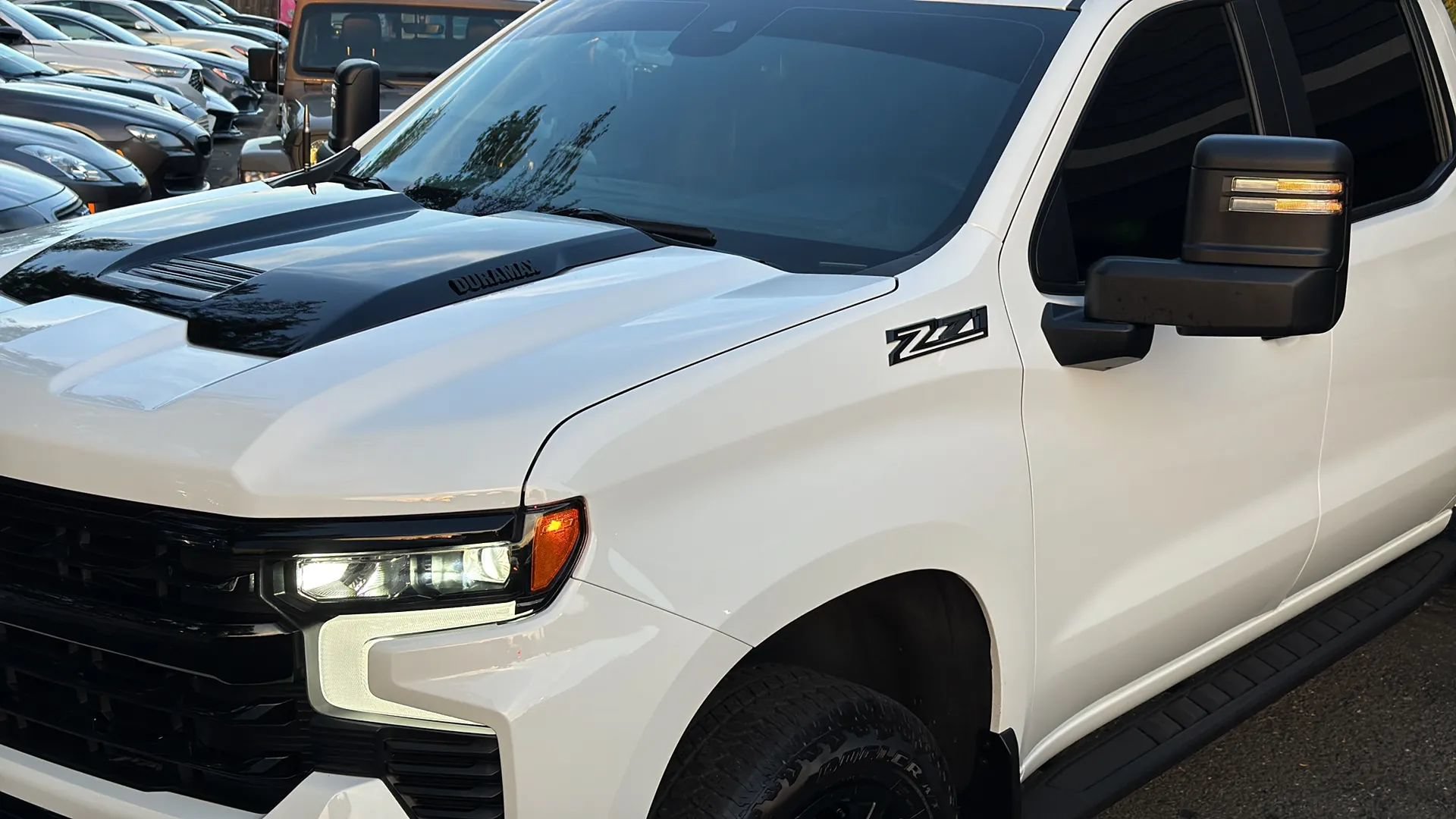 Used 2025 Chevrolet Silverado 1500 LT Trail Boss w/ Dark Appearance Package AWD/4WD image 50