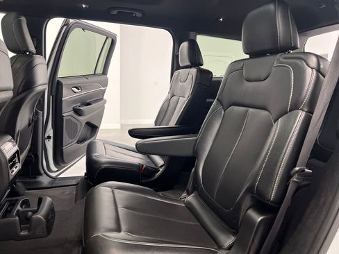 Used 2024 Jeep Grand Cherokee L Limited w/ Luxury Tech Group II image 14