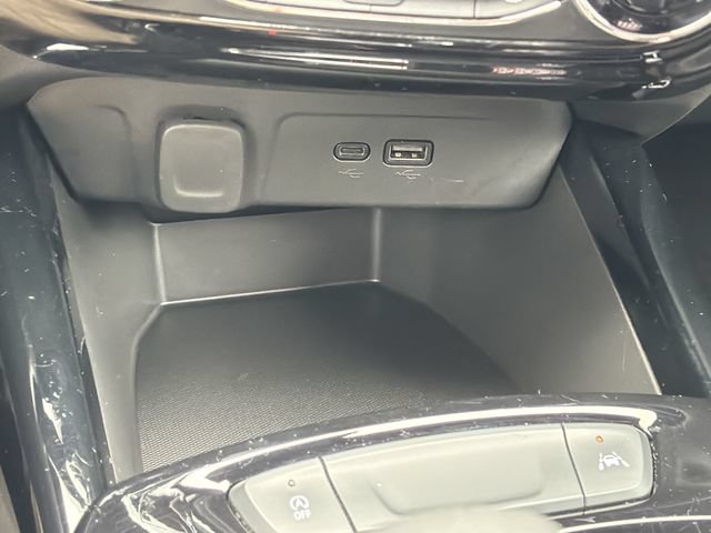 Certified 2025 Chevrolet Trax RS w/ Driver Confidence Package FWD image 27