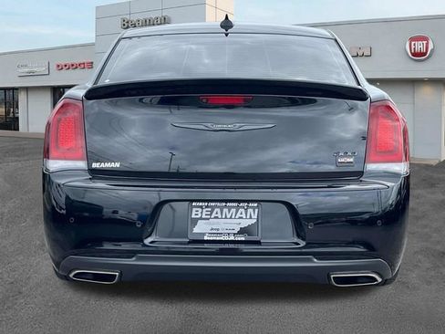 Used 2023 Chrysler 300 Touring L w/ Comfort Group RWD image 6