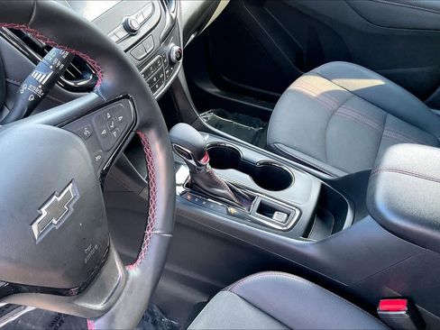Used 2023 Chevrolet Equinox RS FWD image 17