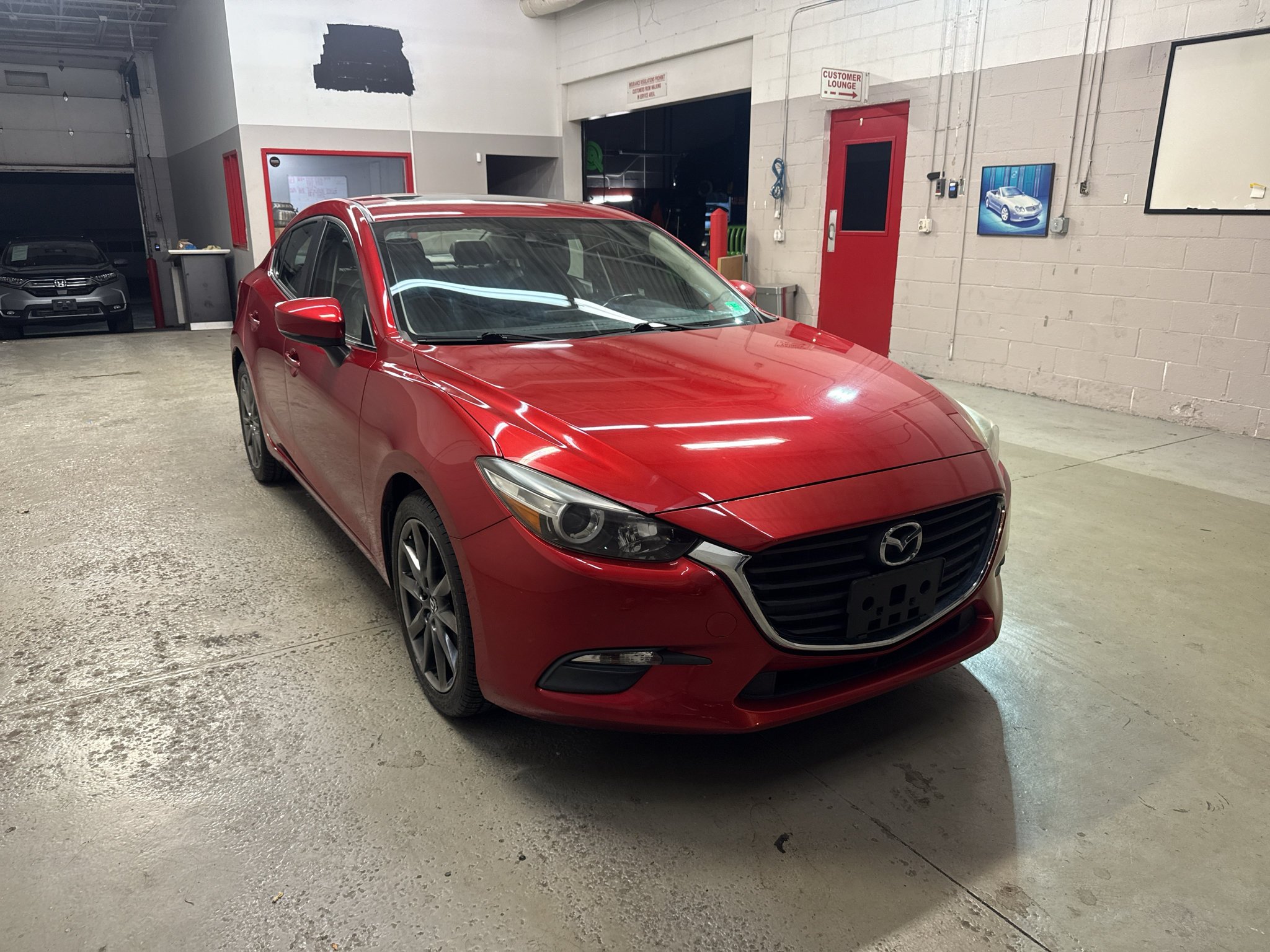 Used 2018 MAZDA MAZDA3 Touring FWD image 1