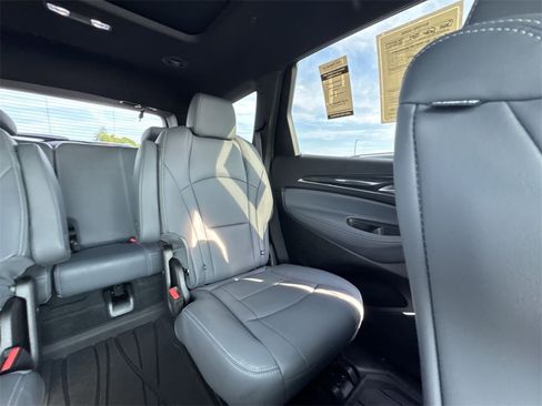 Used 2024 Buick Enclave Essence image 14