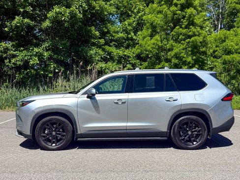 Used 2024 Toyota Grand Highlander AWD Hybrid image 9