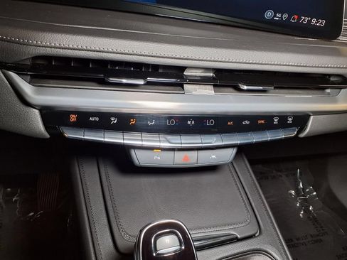 Certified 2025 Cadillac XT4 Premium Luxury AWD/4WD image 5