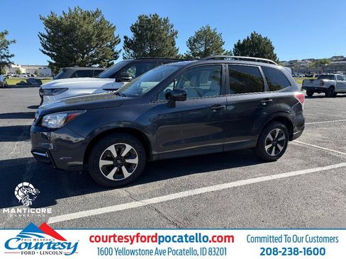 Used 2017 Subaru Forester 2.5i Premium w/ All-Weather Package AWD/4WD image 1