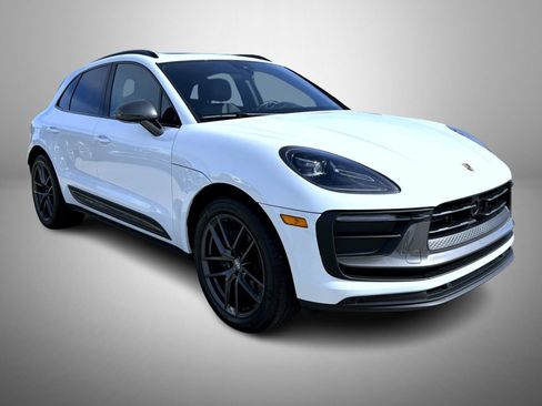 Used 2023 Porsche Macan Turbo AWD/4WD image 3