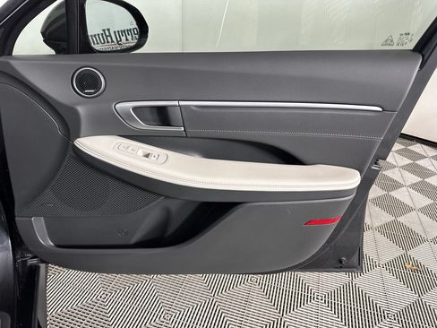 Used 2025 Hyundai Sonata Limited FWD image 35