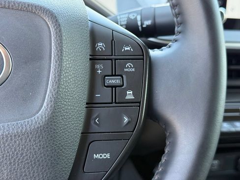 Used 2025 Toyota Prius LE FWD image 13