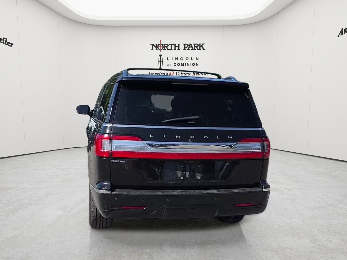 Used 2020 Lincoln Navigator L Reserve w/ Luxury Package AWD/4WD image 4
