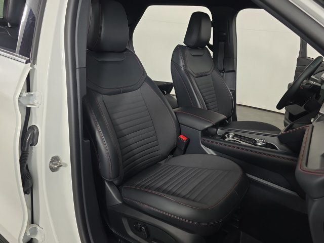 Used 2026 Ford Explorer ST-Line w/ ST-Line Street Pack AWD/4WD image 30