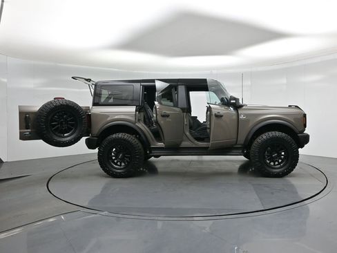 New 2025 Ford Bronco Outer Banks image 4