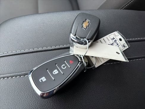 Used 2025 Chevrolet Blazer LT image 23