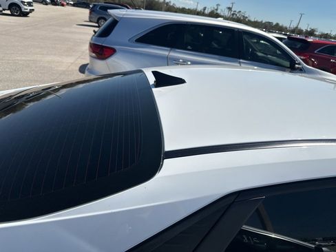 Used 2021 Hyundai Elantra Blue image 18