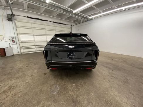 Certified 2024 Cadillac Lyriq Luxury image 5