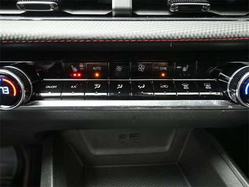 Used 2025 Chevrolet Equinox RS w/ Safety and Technology Package image 18