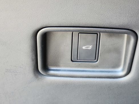 Used 2025 Land Rover Range Rover Sport SE AWD/4WD image 24