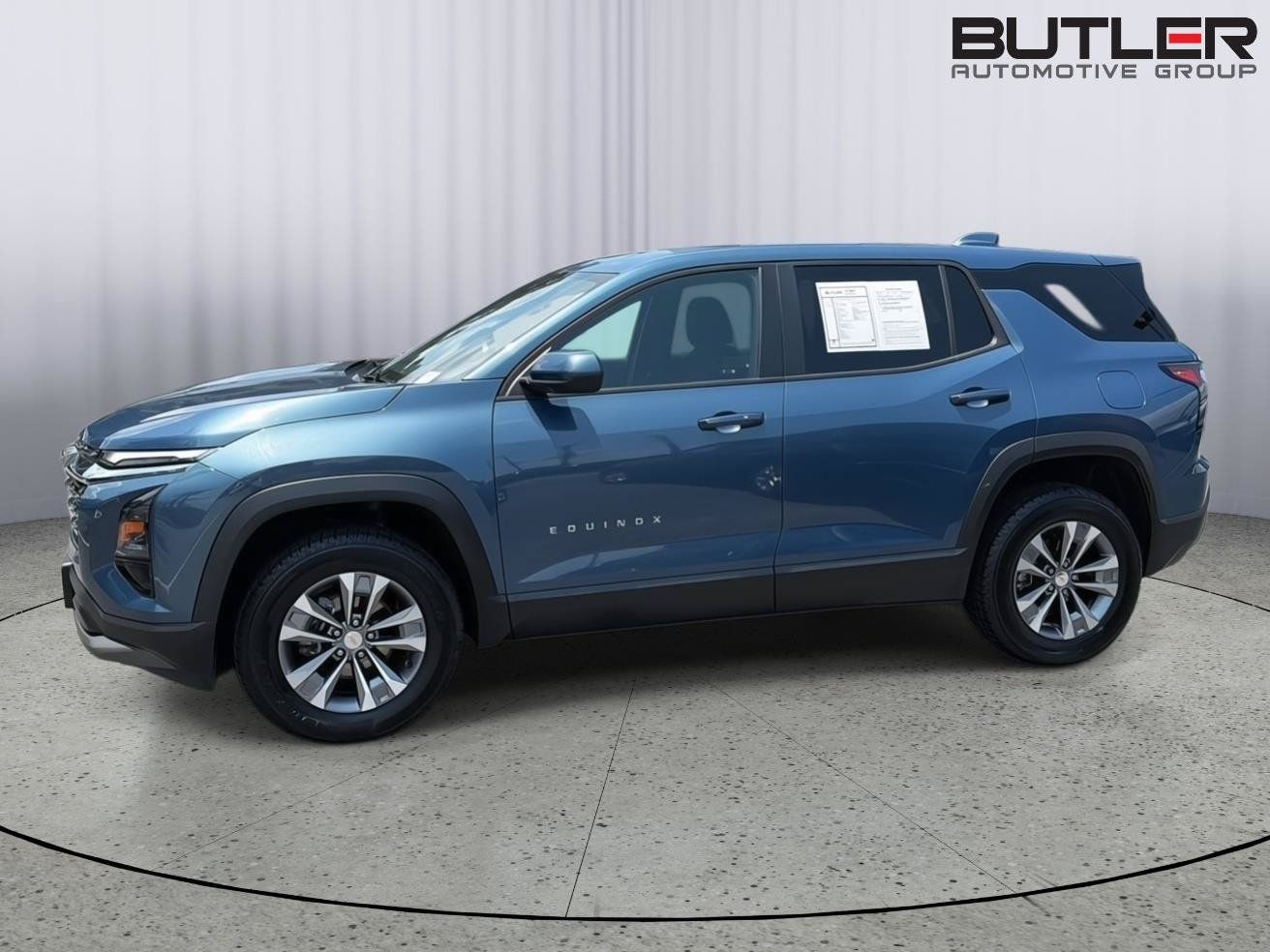 Used 2025 Chevrolet Equinox LT FWD image 3