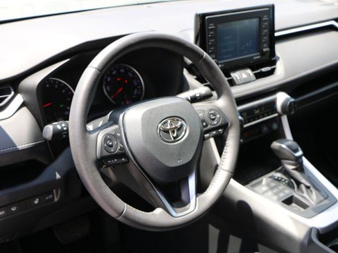 Used 2020 Toyota RAV4 XLE Premium AWD/4WD image 19